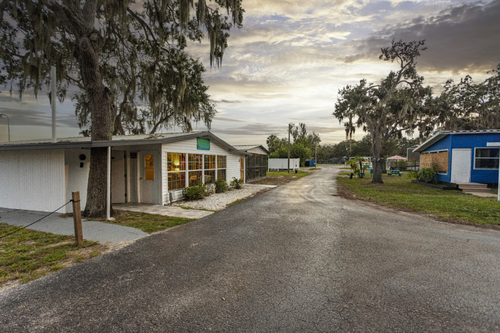 River Oaks Mobile Home Park Parakeet Communities