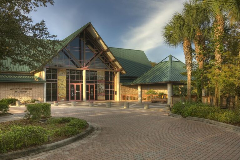 modern, living, ahtahthikimuseum, homes, Manufactured homes, Parakeet Communities