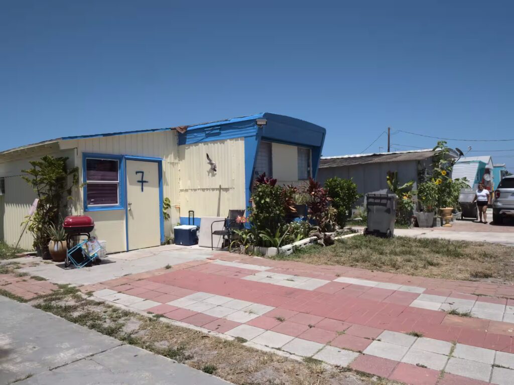 Manufactured homes for sale, living, CrystalAcres, Manufactured homes for rent, mhp, safe