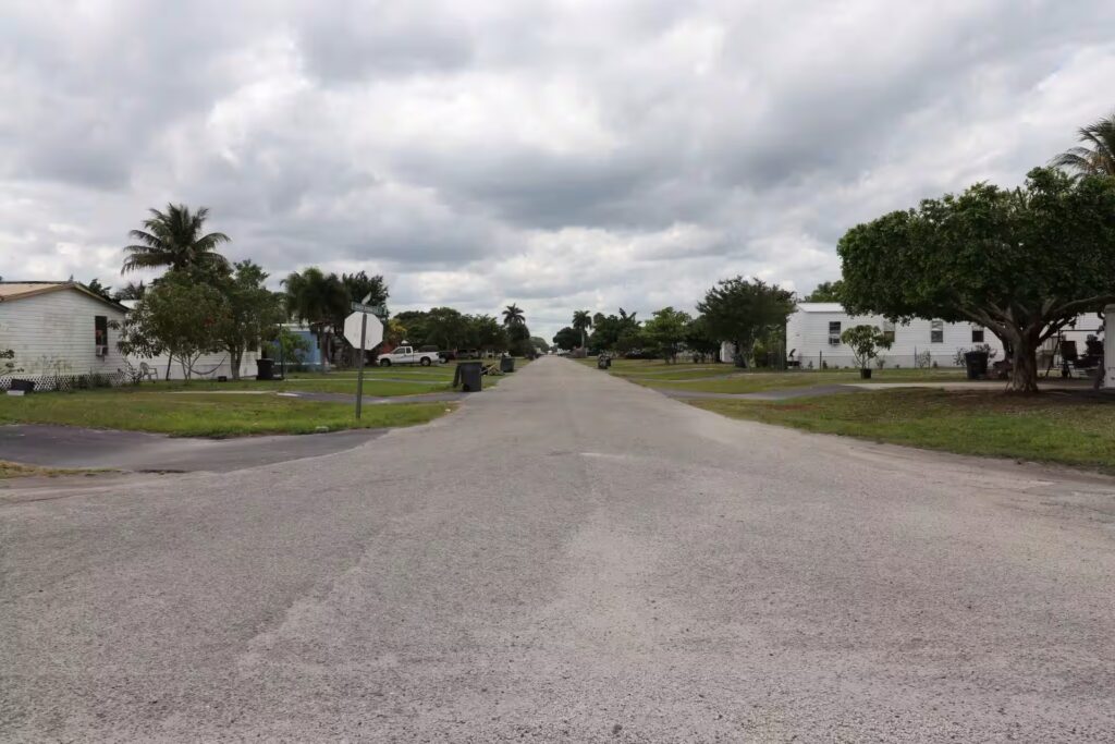 Manufactured homes for rent, modern, Everglades, living, Manufactured homes for sale, mhp