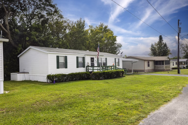 living, Manufactured homes for sale, safe, mhp, Lake Saunders, Parakeet Communities