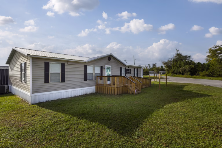 living, Palm Haven Estates, homes, Manufactured homes for rent, Parakeet Communities, comfortable