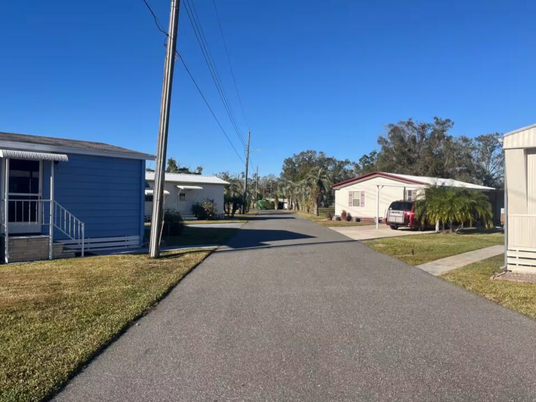 Manufactured homes for rent, Paradise Palms, Manufactured homes, homes, modern, safe