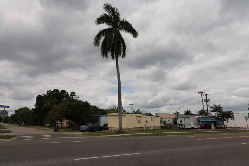 comfortable, Manufactured homes for sale, Manufactured homes for rent, safe, Royal Palm, modern