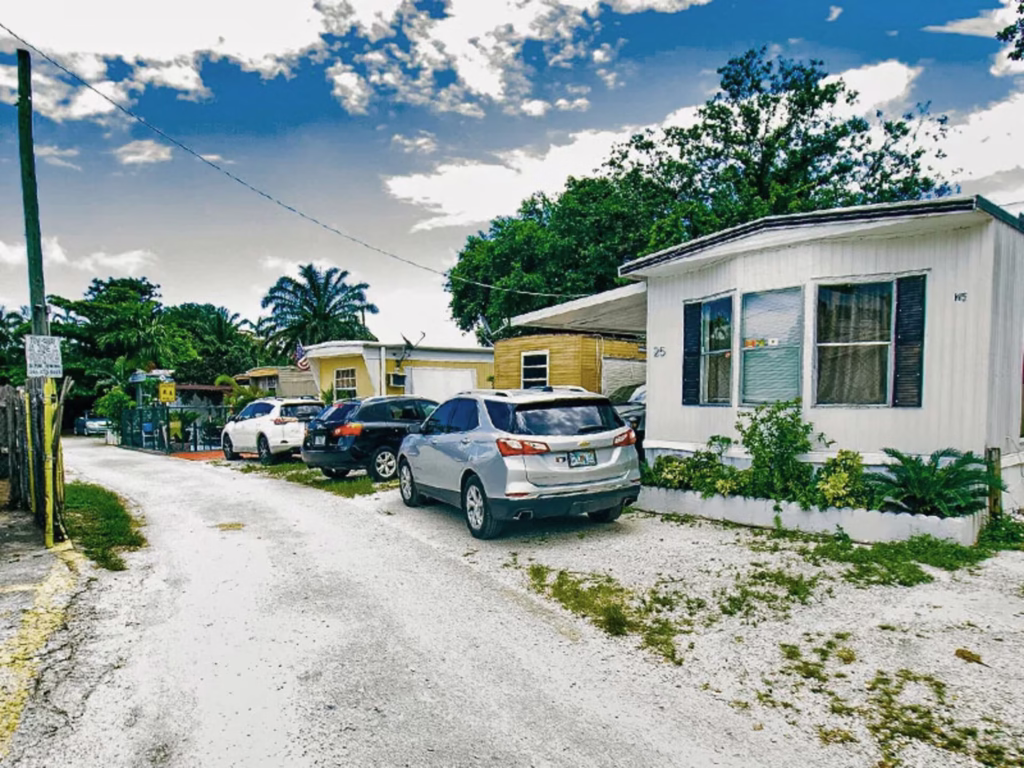 safe, Parakeet Communities, Manufactured homes for rent, homes, Shady Oaks, living