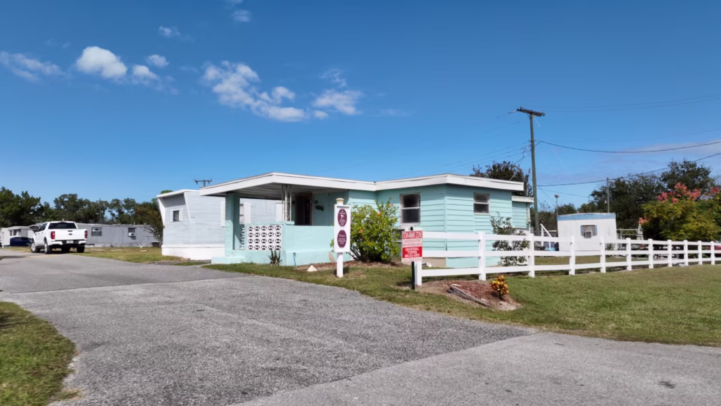 Up Sonder DJI, mhp, Manufactured homes for sale, comfortable, living, Parakeet Communities