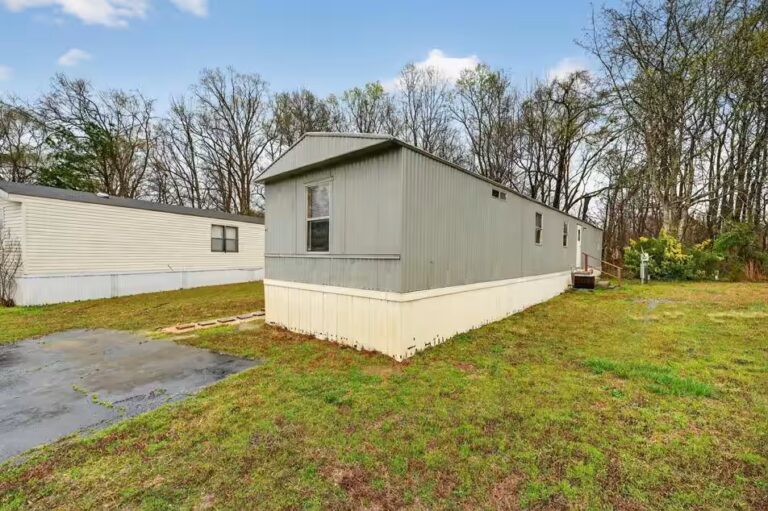 Gallery photo of Beautifully Refreshed 1990 Home in a Well-established Fox Creek Community | Fountain Inn SC