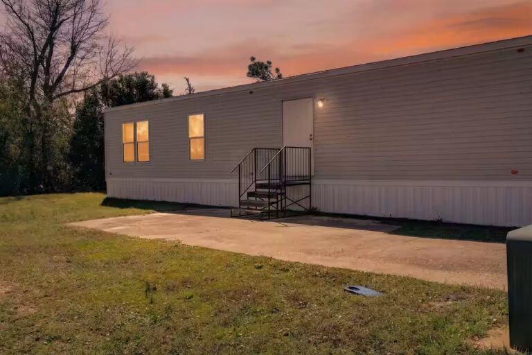 safe, Manufactured homes for rent, Parakeet Communities, getdwsg, homes, comfortable