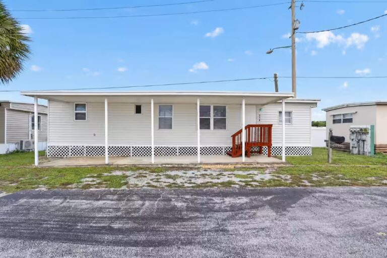 Gallery photo of Florida Living at Its Best in Whispering Pines – Fully Remodeled & Move-in Ready! | Titusville FL