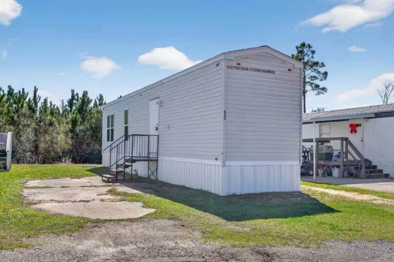 Gallery photo of Efficient 1br Home in Panama City’s Bay Oaks Village | 360 Sf Modern Living | Panama City FL