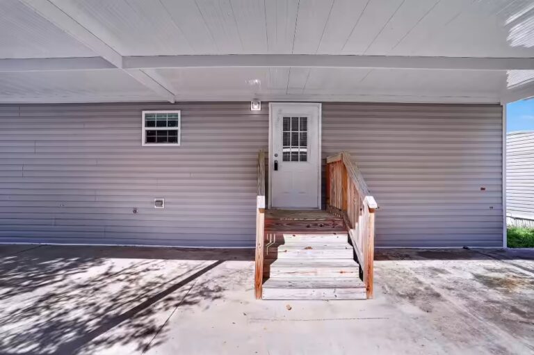 Gallery photo of Spacious 2br/2ba Home With Carport in Windward Knoll 55+ | Thonotosassa FL