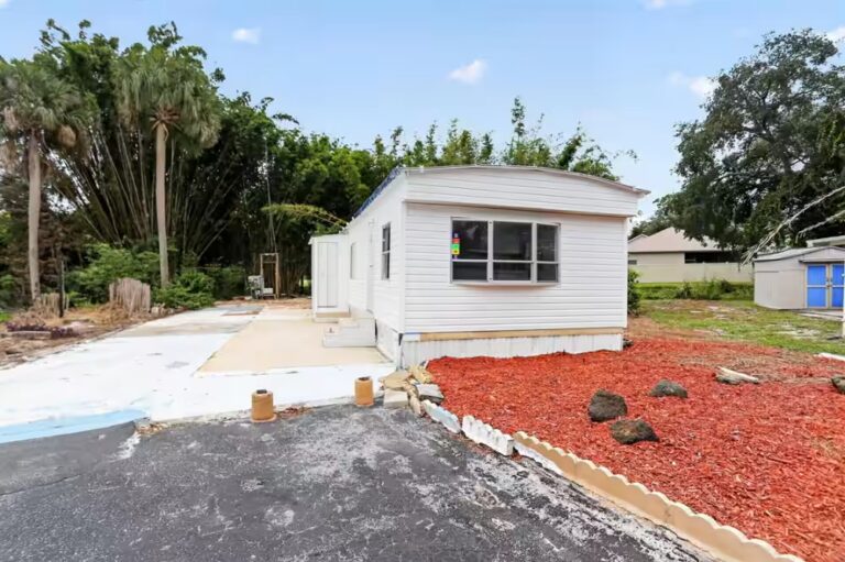 Gallery photo of Hidden Gem in Whispering Pines – Charming 2br Home in a Desirable 55+ Community | Titusville FL