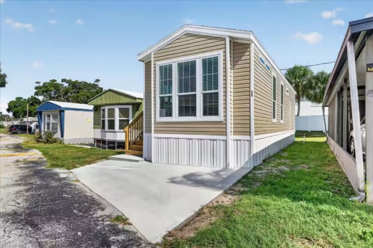 living, mhp, mobile homes, comfortable, Parakeet Communities