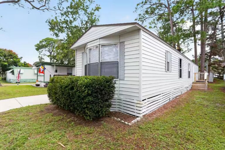 Gallery photo of Tailor-made for Modern Living – Spacious 2br Home in Whispering Pines 55+ Community | Titusville FL