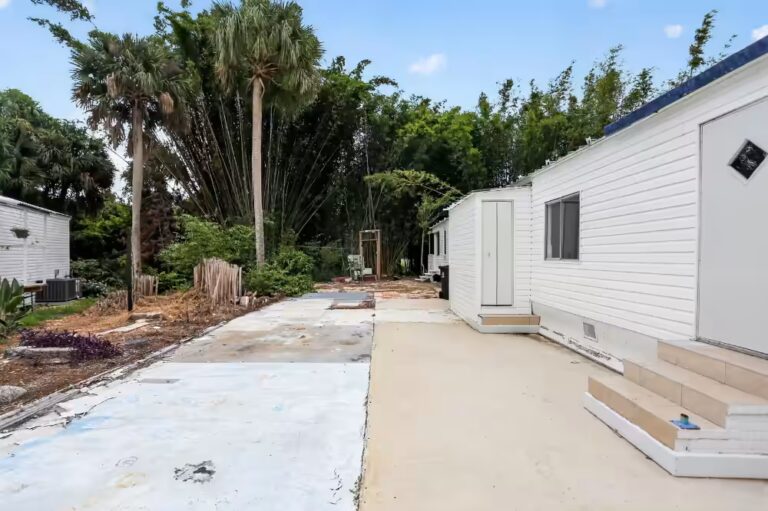 Gallery photo of Hidden Gem in Whispering Pines – Charming 2br Home in a Desirable 55+ Community | Titusville FL