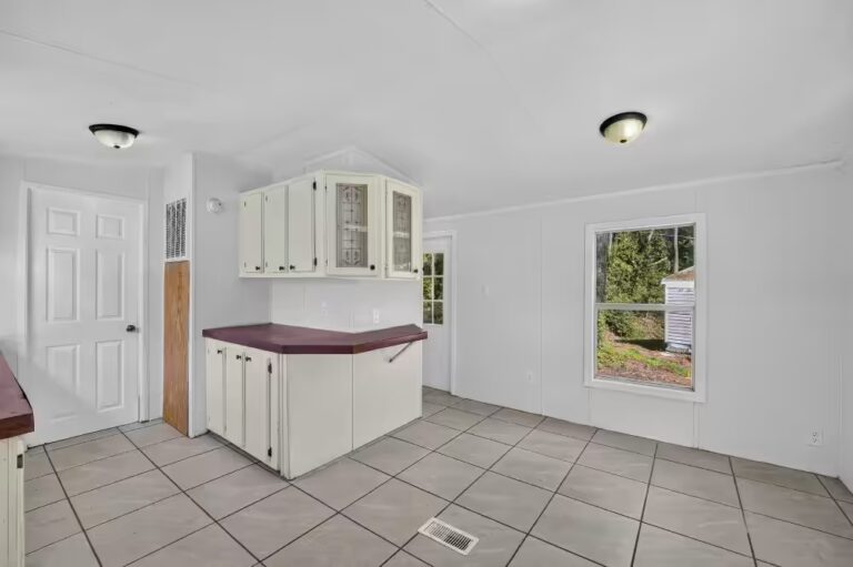 Gallery photo of Affordable Comfort in Parkwood: Move-in Ready 2 Bed, 2 Bath Home | West Columbia SC