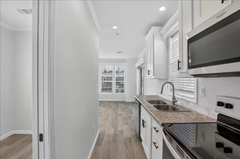 Steps to finding a new home, safe, modern, mobile homes, living