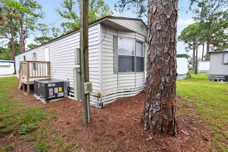 Gallery photo of Tailor-made for Modern Living – Spacious 2br Home in Whispering Pines 55+ Community | Titusville FL