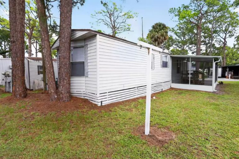 Gallery photo of Tailor-made for Modern Living – Spacious 2br Home in Whispering Pines 55+ Community | Titusville FL