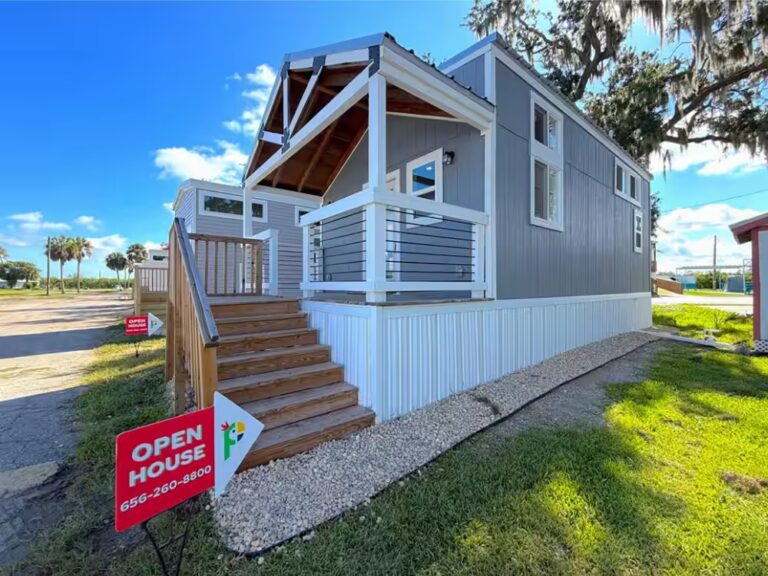 modern, mobile homes, mhp, Parakeet Communities, comfortable