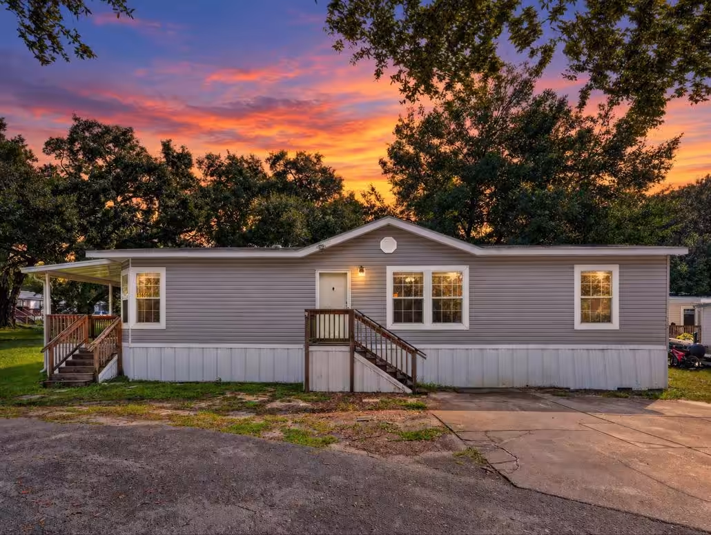 Featured photo of 2020 Destiny 3br, 2ba Double-wide With 1,344 Sq Ft in the Oaks | Thonotosassa FL